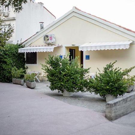 Apartments Vladimir 2835 Rab Town Zewnętrze zdjęcie