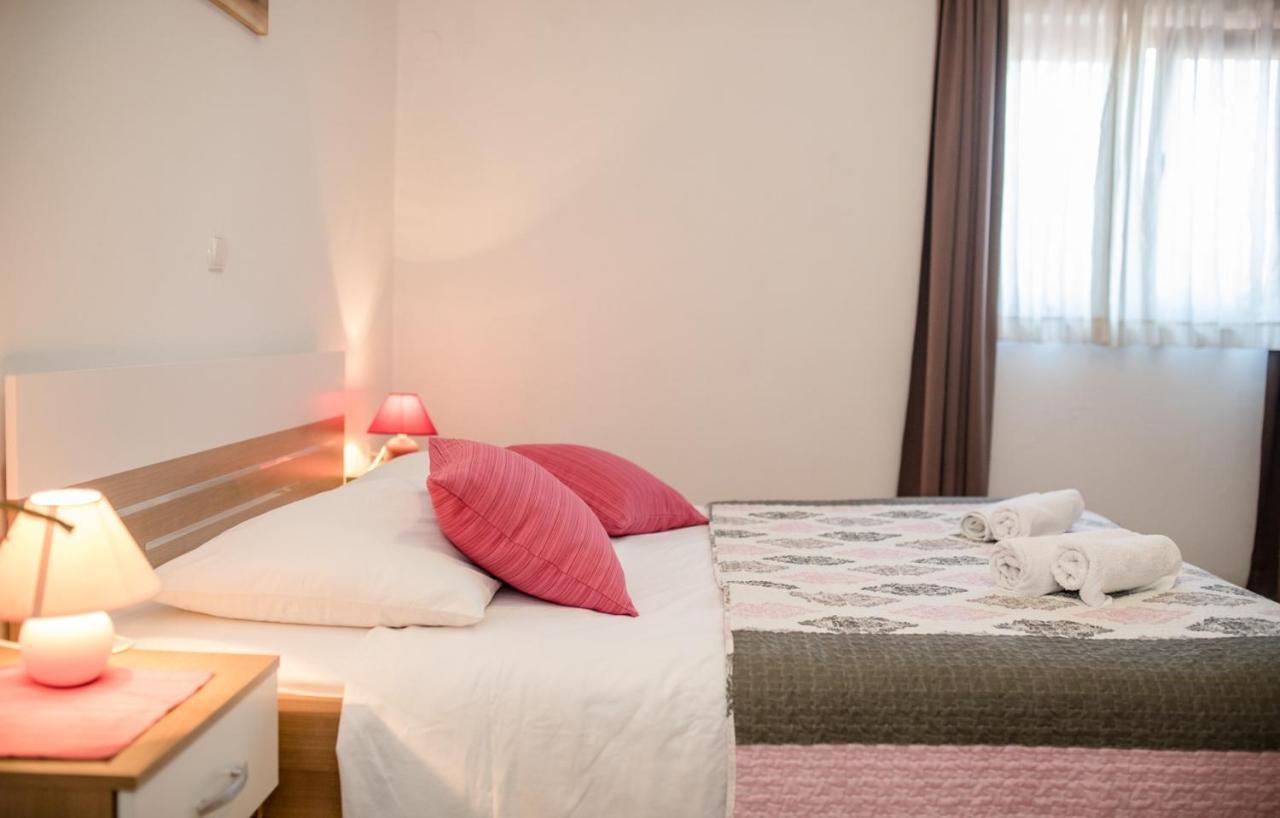 Apartments Vladimir 2835 Rab Town Zewnętrze zdjęcie