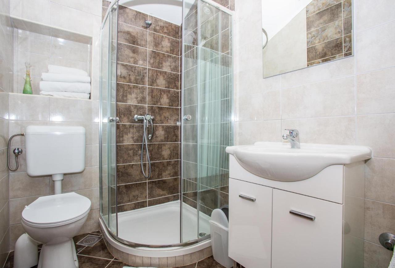 Apartments Vladimir 2835 Rab Town Zewnętrze zdjęcie